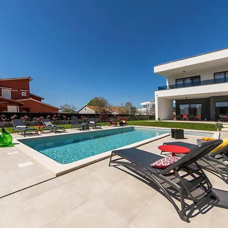 Zen וילה Vintijan